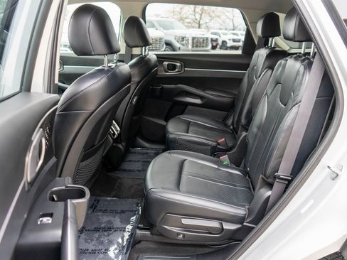 Certified 2023 Kia Sorento EX image 13
