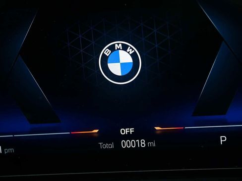 Used 2025 BMW 330i Sedan w/ Convenience Package image 18