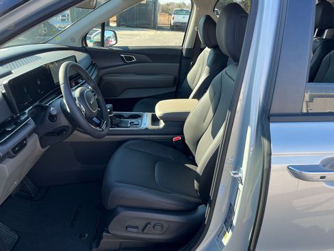 New 2026 Kia Carnival EX FWD image 33