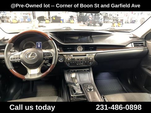 Used 2018 Lexus ES 350 w/ Premier Package FWD image 18