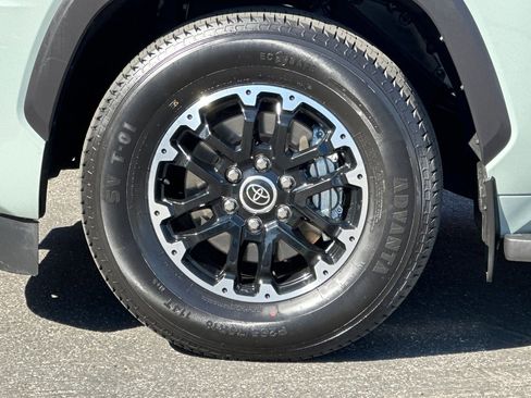 Used 2024 Toyota Sequoia SR5 w/ SR5 Premium Package AWD/4WD image 28
