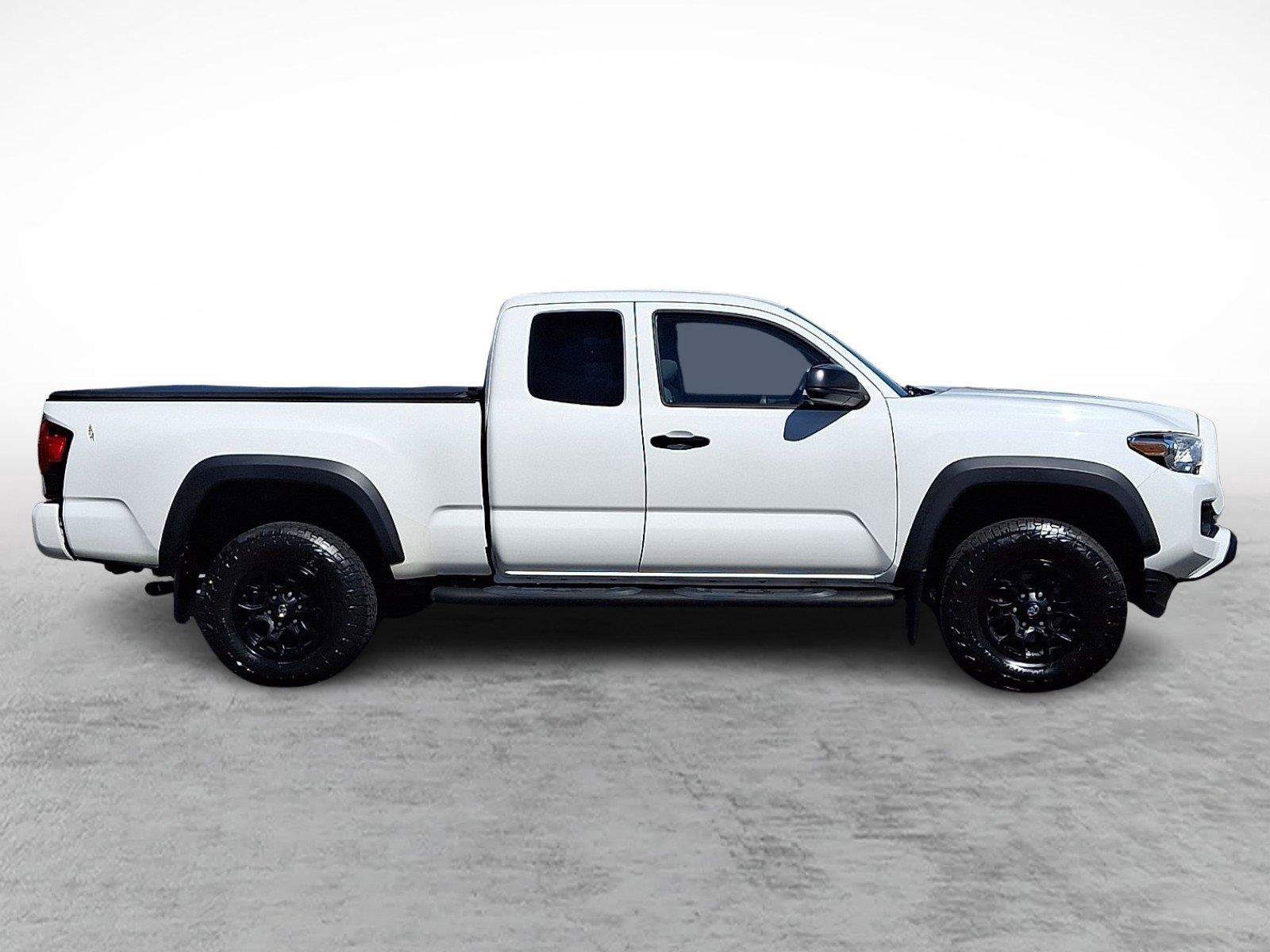 Used 2019 Toyota Tacoma SR w/ SX Package AWD/4WD image 7