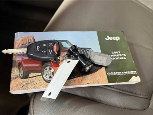 Used 2007 Jeep Commander Sport image 31