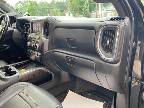 Used 2022 GMC Sierra 2500 Denali w/ Denali Black Diamond Edition AWD/4WD image 27