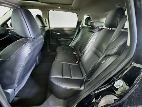 Used 2023 Nissan Rogue SV w/ SV Premium B Package FWD image 28