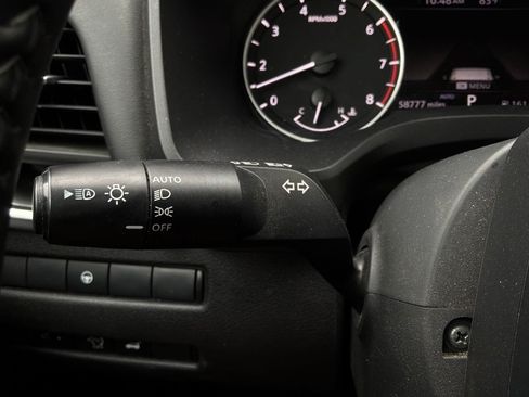 Used 2025 Nissan Rogue SV AWD/4WD image 39