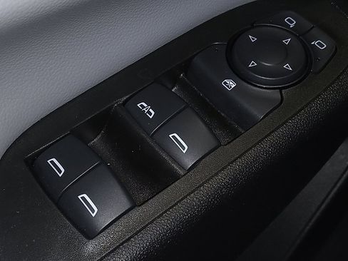 Used 2022 Chevrolet Equinox LS image 27