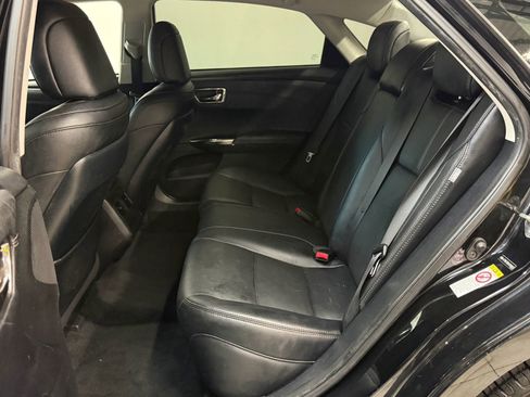 Used 2018 Toyota Avalon XLE image 19