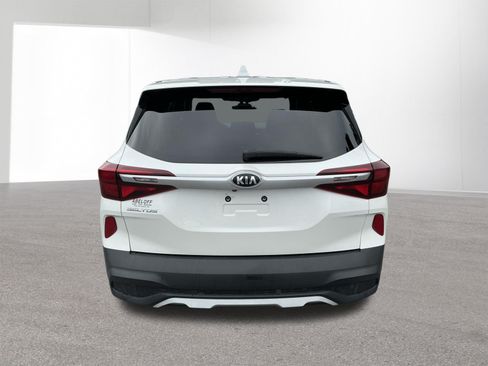 Certified 2021 Kia Seltos LX AWD/4WD image 4
