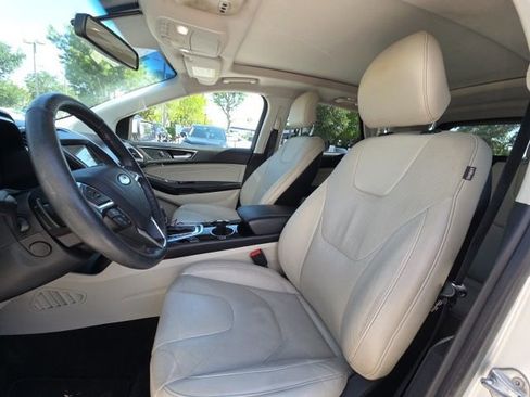 Used 2018 Ford Edge Titanium w/ Equipment Group 301A FWD image 9