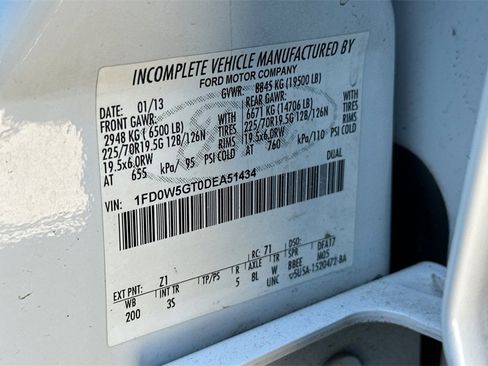 Used 2013 Ford F550 2WD Crew Cab Super Duty w/ Payload Upgrade Pkg image 31