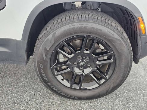 Used 2023 Land Rover Defender 110 S image 9