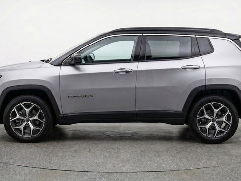 Used 2025 Jeep Compass Limited image 5