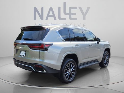 Used 2026 Lexus LX 600 F Sport w/ Accessory Package (Z1) AWD/4WD image 5