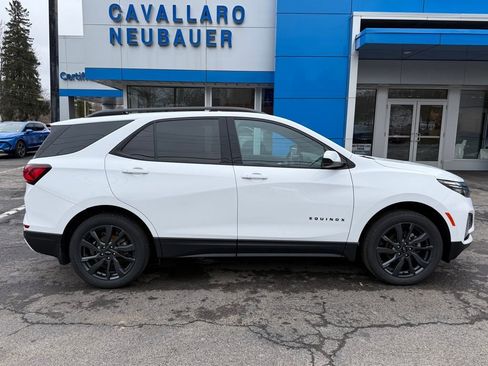 Used 2023 Chevrolet Equinox RS image 4