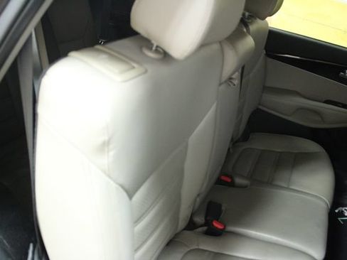 Used 2019 Kia Sorento EX AWD/4WD image 9