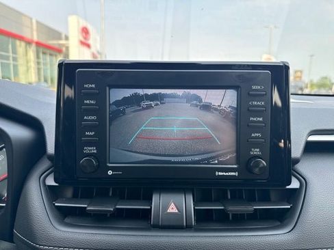 Used 2021 Toyota RAV4 XLE AWD/4WD image 29