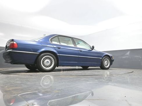 Used 2001 BMW 740i RWD image 40