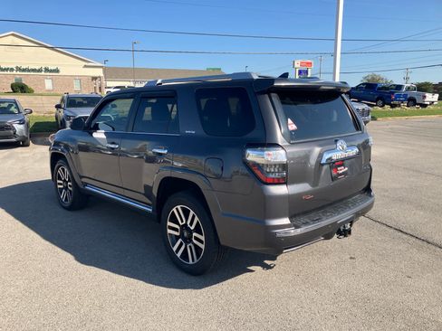 Used 2017 Toyota 4Runner Limited image 5