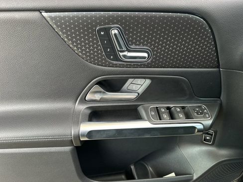 New 2025 Mercedes-Benz GLB 250 image 20