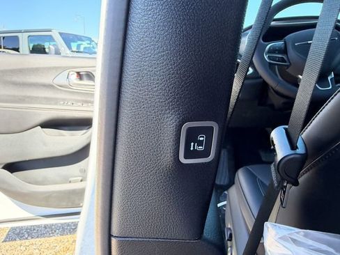 New 2026 Chrysler Voyager LX FWD image 22