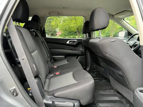 Used 2020 Nissan Pathfinder S AWD/4WD image 18