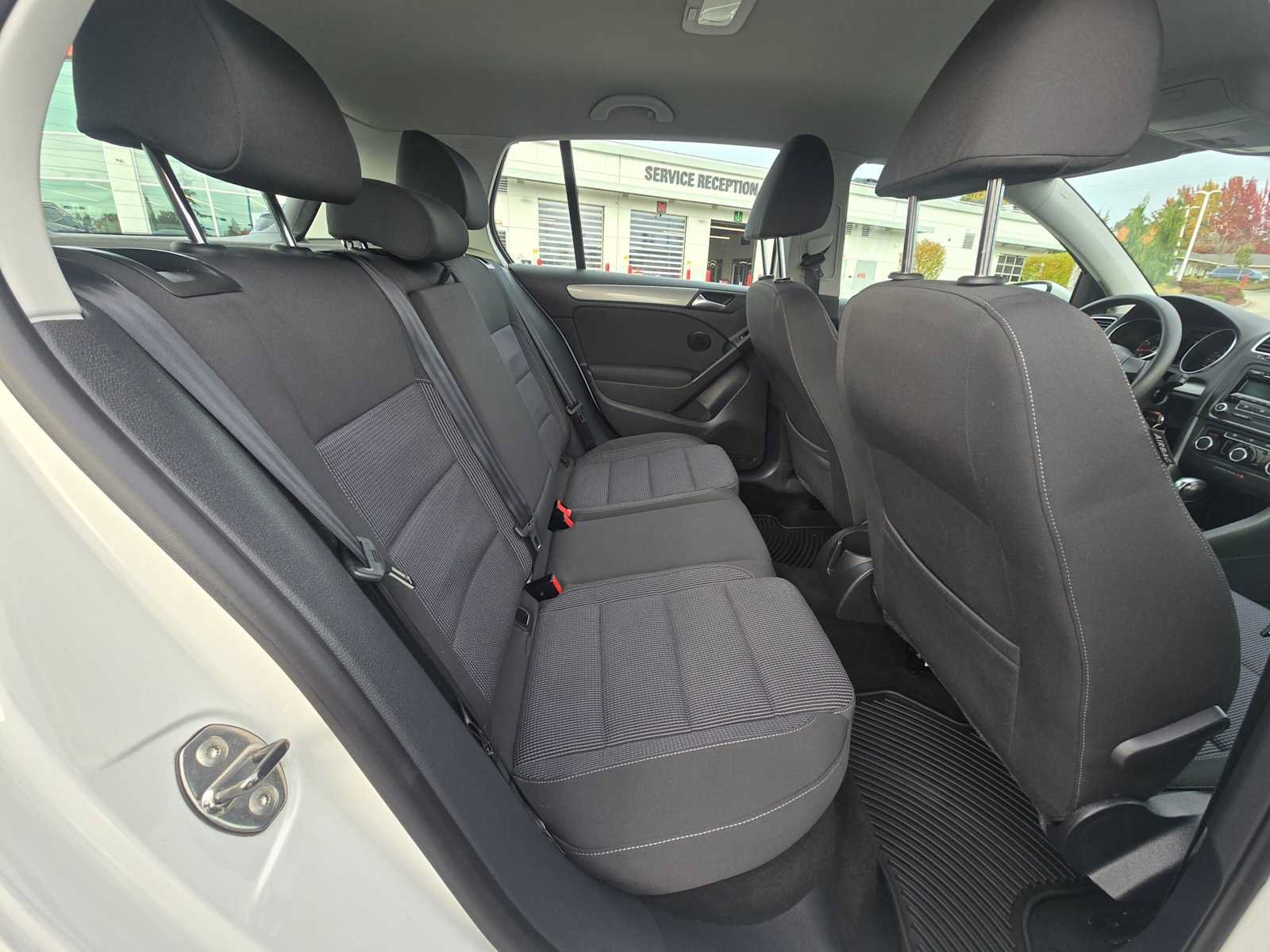 Used 2012 Volkswagen Golf 4-Door FWD image 12