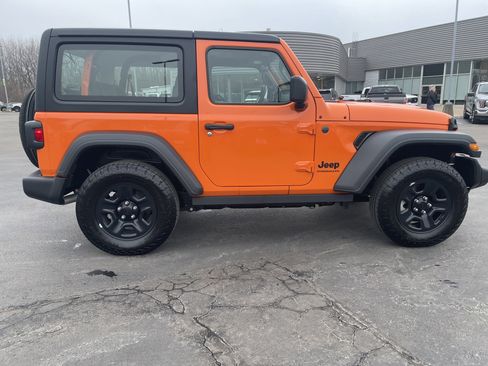 Used 2025 Jeep Wrangler Sport image 6