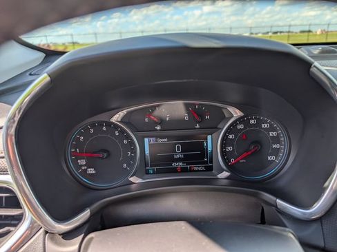 Used 2018 Chevrolet Equinox Premier FWD image 18