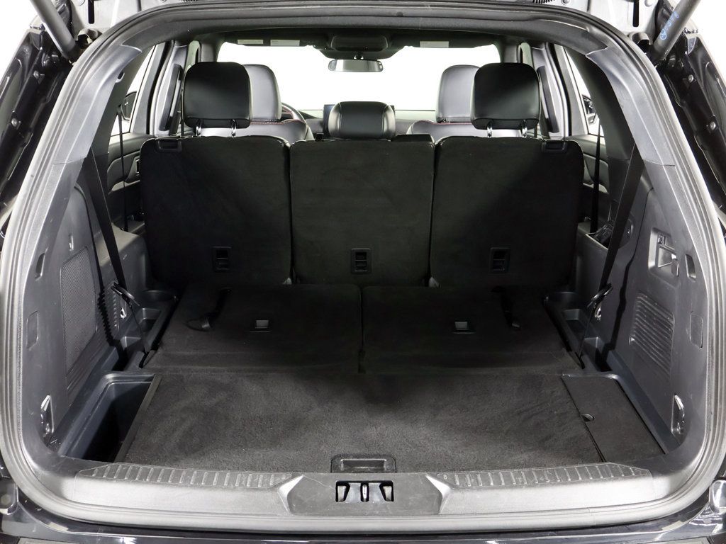 Used 2025 Ford Explorer ST-Line w/ ST-Line Street Pack AWD/4WD image 21