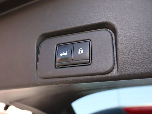Used 2022 Nissan Rogue SV w/ SV Premium Package FWD image 25