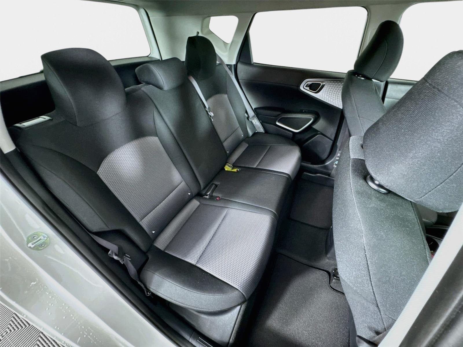 Used 2024 Kia Soul S FWD image 25