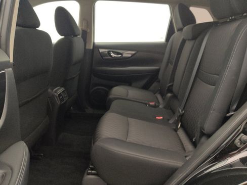 Used 2018 Nissan Rogue S AWD/4WD image 18