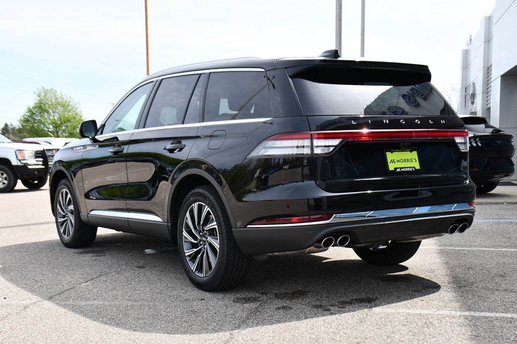 Used 2026 Lincoln Aviator AWD image 4