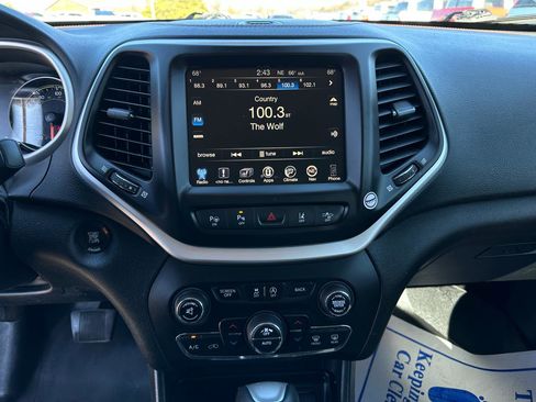 Used 2016 Jeep Cherokee Limited w/ Luxury Group image 15