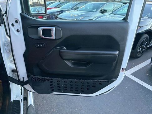 Used 2018 Jeep Wrangler Unlimited Sport S image 9