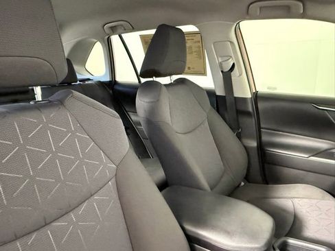 Used 2020 Toyota RAV4 XLE FWD image 50