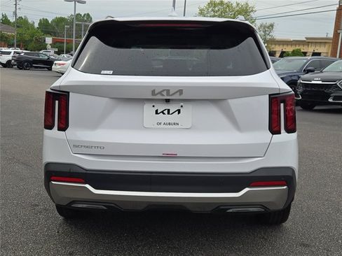 Certified 2025 Kia Sorento S w/ Panoramic Sunroof Package FWD image 15