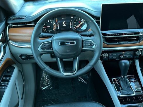 Certified 2024 Jeep Compass Limited image 15