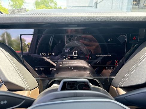 New 2026 GMC Yukon Denali Ultimate AWD/4WD image 11