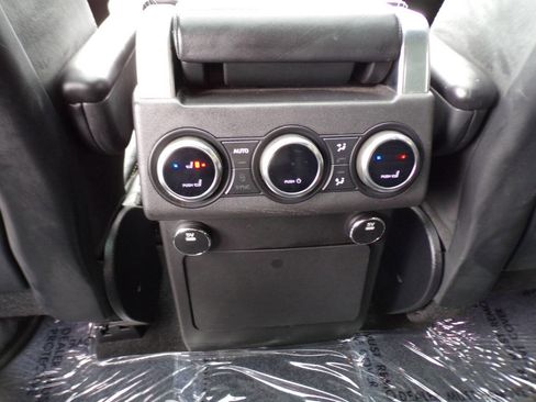 Used 2017 Land Rover Discovery HSE AWD/4WD image 19
