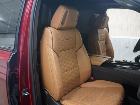 Used 2021 Cadillac Escalade Sport w/ Driver Assist Tech Package AWD/4WD image 31