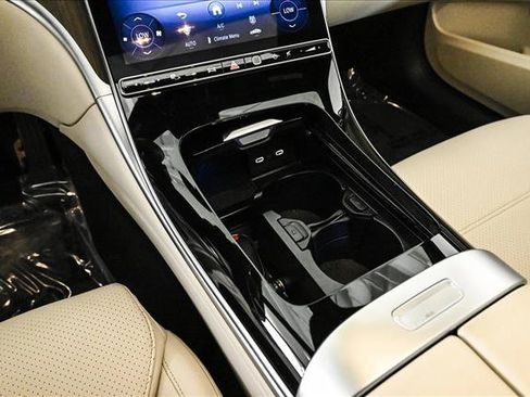 Certified 2025 Mercedes-Benz C 300 4MATIC Sedan image 13