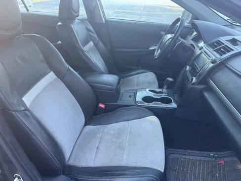 Used 2013 Toyota Camry SE w/ Leather Pkg FWD image 11
