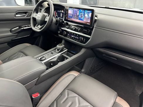 New 2026 Nissan Pathfinder Platinum w/ Cargo Package AWD/4WD image 16
