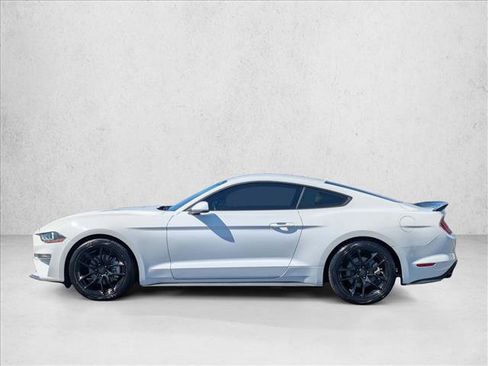 Used 2020 Ford Mustang Coupe RWD image 9