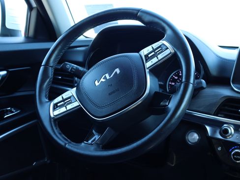 Used 2022 Kia Telluride EX w/ EX Premium Package image 8