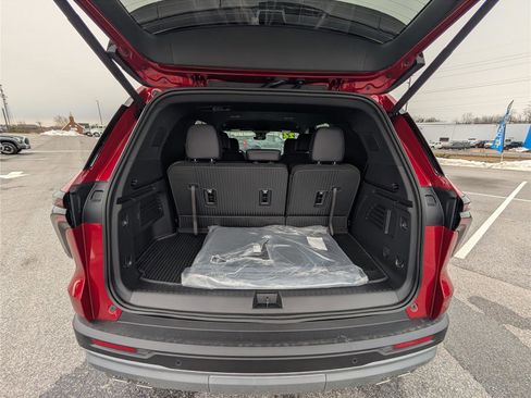 New 2026 Chevrolet Traverse LT w/ Driver Confidence Package image 8