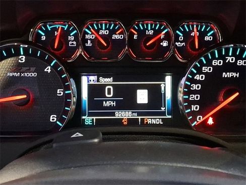 Used 2018 Chevrolet Tahoe LT image 27