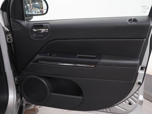 Used 2012 Jeep Compass Limited w/ Sun/Sound Group AWD/4WD image 9